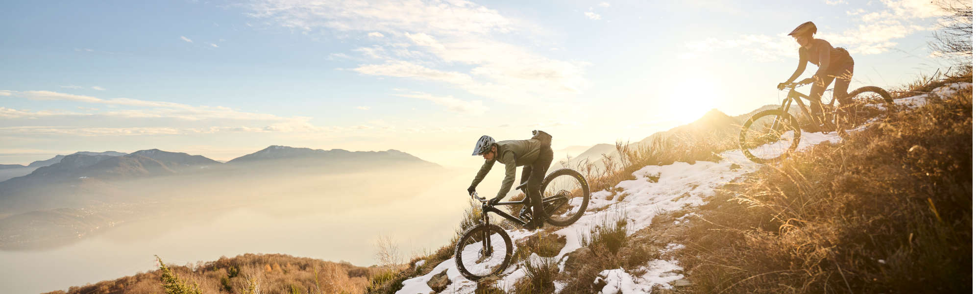 VAUDE Fabrikverkauf Obereisenbach Zwei Personen beim radfahren in den Bergen